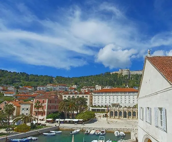 Lilly With Amazing View * Χβαρ